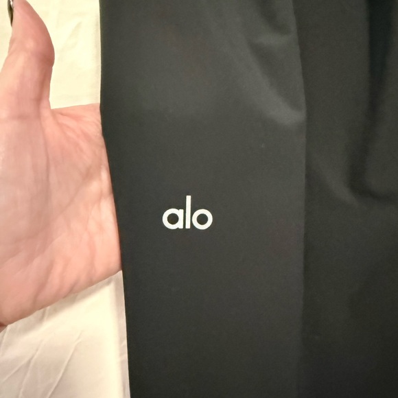 Alo HIGH-WAIST PURSUIT TROUSER - BLACK
 Athletic Pants - Picture 2 of 3